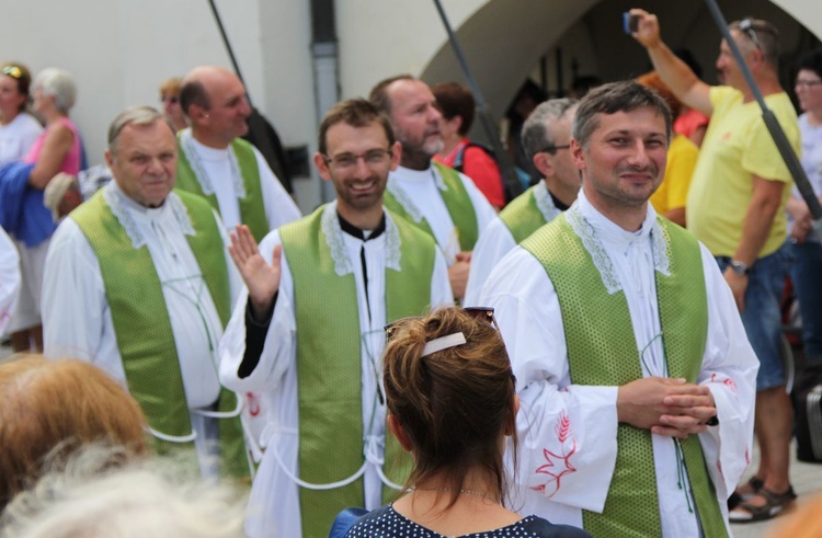 Oczekiwanie na pieszych pielgrzymów jasnogórskich i Msza święta - 2019