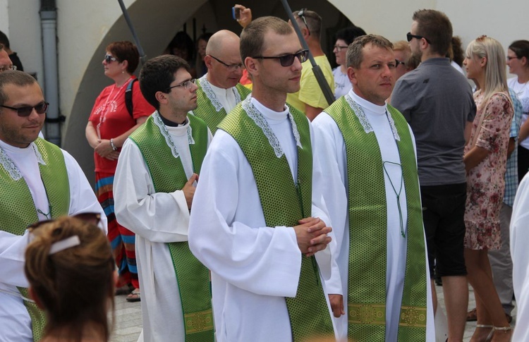 Oczekiwanie na pieszych pielgrzymów jasnogórskich i Msza święta - 2019