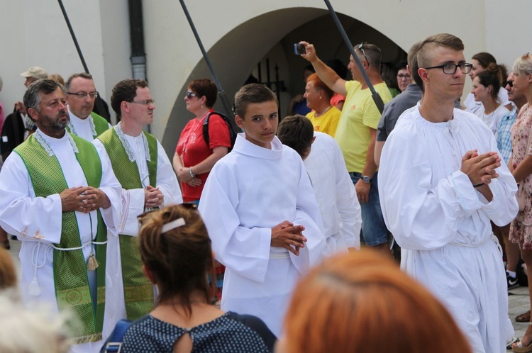 Oczekiwanie na pieszych pielgrzymów jasnogórskich i Msza święta - 2019