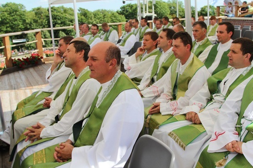 Oczekiwanie na pieszych pielgrzymów jasnogórskich i Msza święta - 2019
