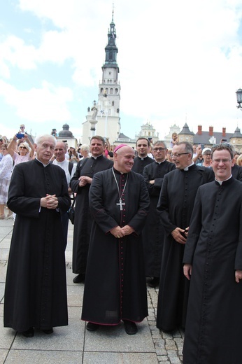 Oczekiwanie na pieszych pielgrzymów jasnogórskich i Msza święta - 2019