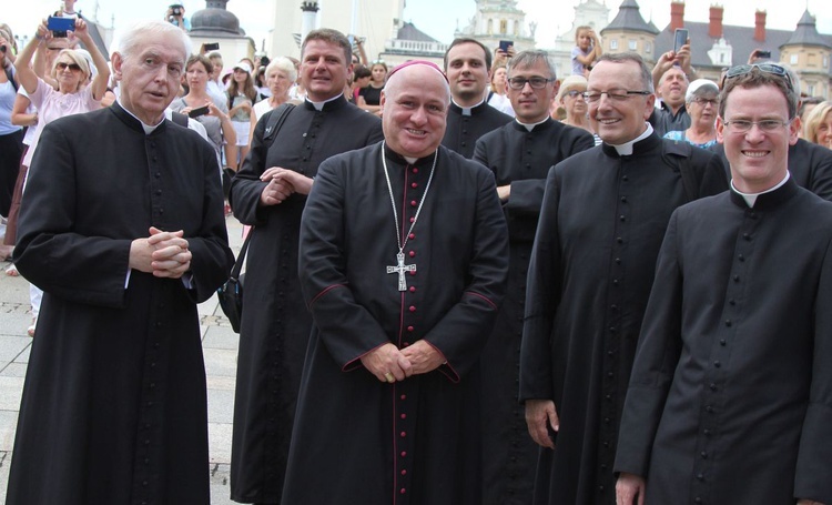 Oczekiwanie na pieszych pielgrzymów jasnogórskich i Msza święta - 2019