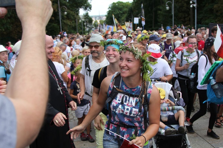 Powitanie 28. Pielgrzymki Diecezji Bielsko-Żywieckiej - grupy hałcnowskie na Jasnej Górze - 2019; cz. 1