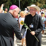 Powitanie 28. Pielgrzymki Diecezji Bielsko-Żywieckiej - grupy hałcnowskie na Jasnej Górze - 2019; cz. 1