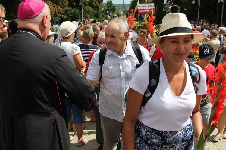 Powitanie 28. Pielgrzymki Diecezji Bielsko-Żywieckiej - grupy hałcnowskie na Jasnej Górze - 2019; cz. 2