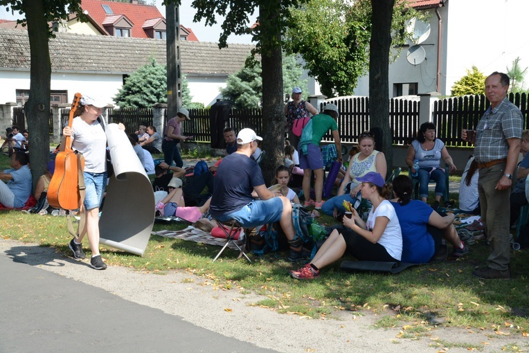 Pielgrzymkowy postój w Suchym Borze