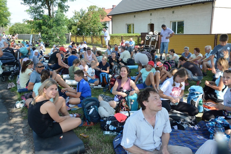 Pielgrzymkowy postój w Suchym Borze