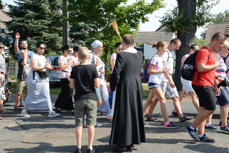 Pielgrzymkowy postój w Suchym Borze