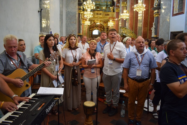 Wejście pielgrzymki na Jasną Górę