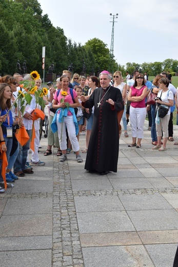 Wejście pielgrzymki na Jasną Górę