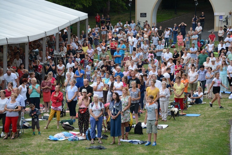 Pielgrzymkowa Eucharystia w Kamieniu Śląskim