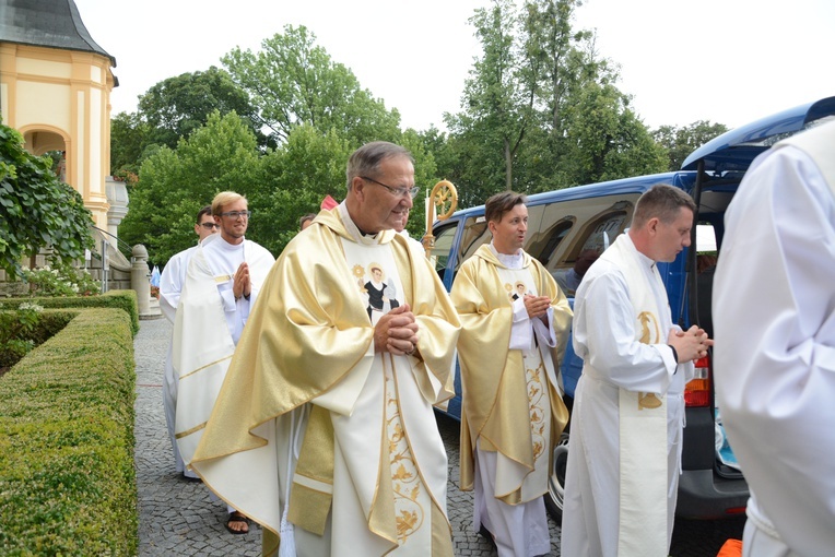 Pielgrzymkowa Eucharystia w Kamieniu Śląskim