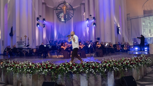 Widowisko nt. I powstania śląskiego w katedrze w Katowicach
