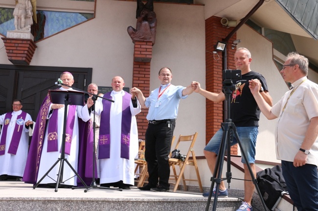 Pielgrzymi na Przeprośnej Górce