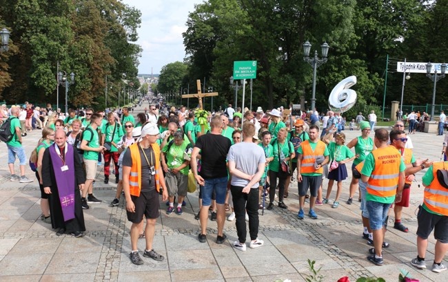 Pielgrzymka radomska - kolumna skarżyska