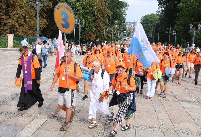 Pielgrzymka radomska - kolumna skarżyska