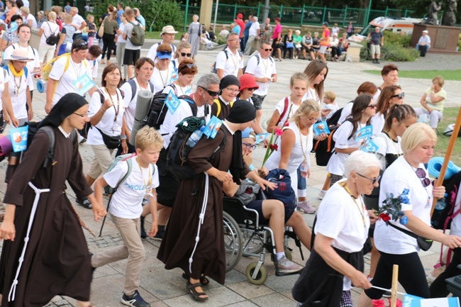 Pielgrzymka radomska - kolumny radomskie