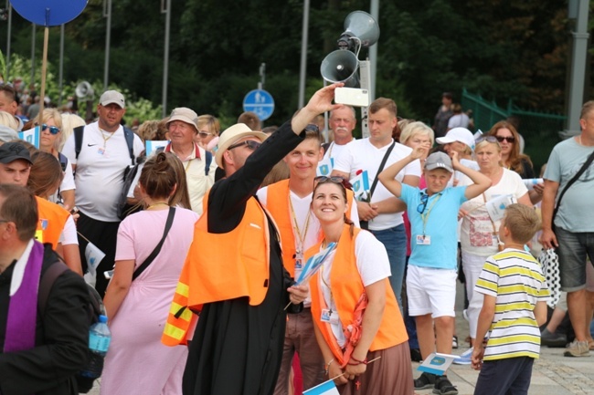 Pielgrzymka radomska - kolumny radomskie