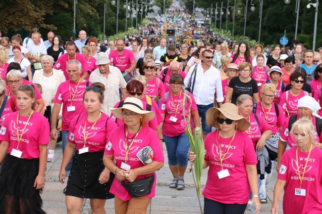 Pielgrzymka radomska - kolumny radomskie