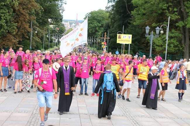 Pielgrzymka radomska - kolumny radomskie