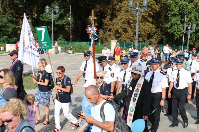 Pielgrzymka radomska - kolumny radomskie