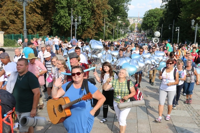 Pielgrzymka radomska - kolumny radomskie