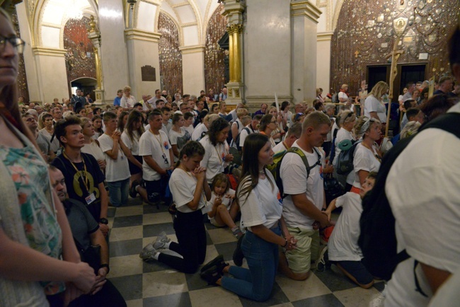 Pielgrzymka radomska - kolumny radomskie