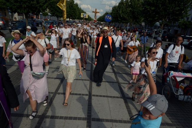 Pielgrzymka radomska - kolumny radomskie