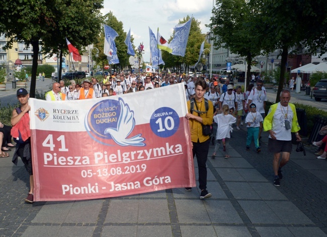 Pielgrzymka radomska - kolumny radomskie