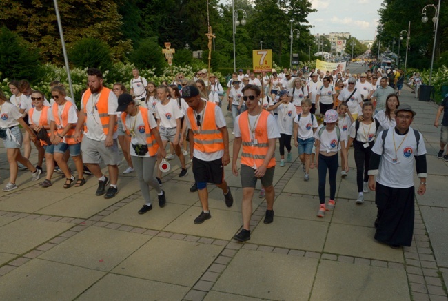 Pielgrzymka radomska - kolumny radomskie