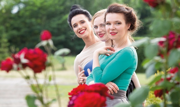 Les Femmes. Od lewej: Emilia Osowska, Natalia Krajewska-Kitowska, Joanna Sobowiec-Jamioł.