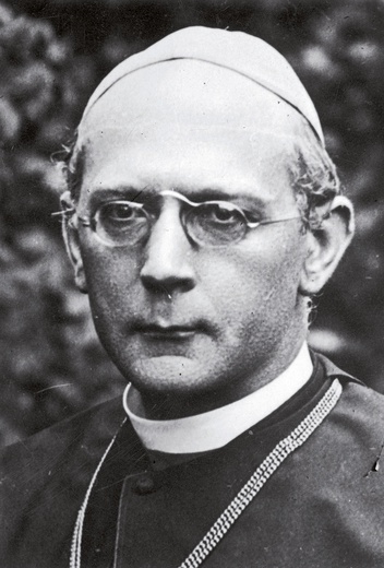 Kard. Adolf Bertram był biskupem wrocławskim, a częścią diecezji wrocławskiej był w czasie powstań śląskich i plebiscytu Górny Śląsk. Po I wojnie światowej kardynał zaangażował się po stronie niemieckiej w walce o Górny Śląsk.