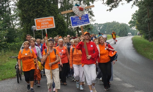 Pielgrzymka na Jasną Górę. Pomarańczowi już w drodze