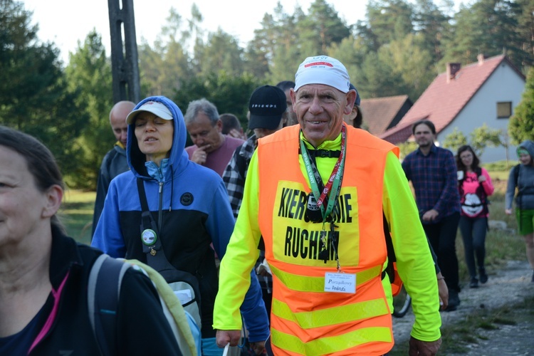 Poranek na polanie w Pietraszowie