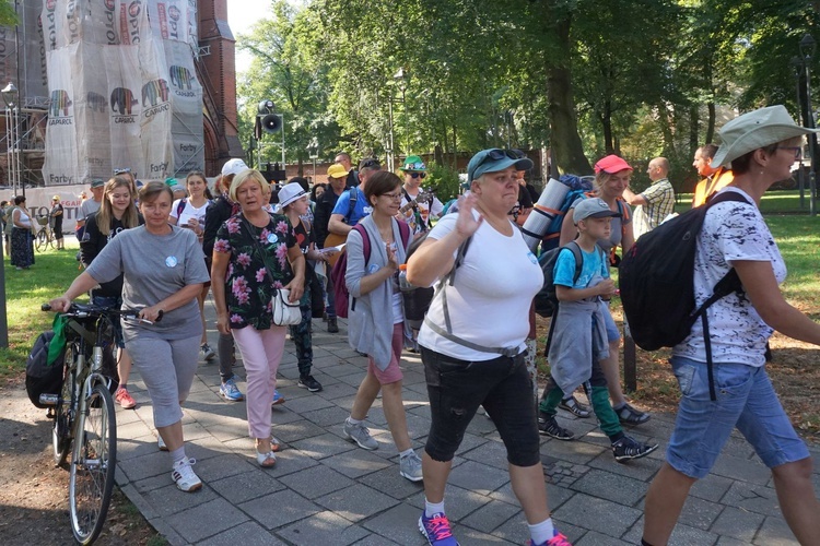 Gliwicka Piesza Pielgrzymka na Jasną Górę - rozpoczęcie w katedrze