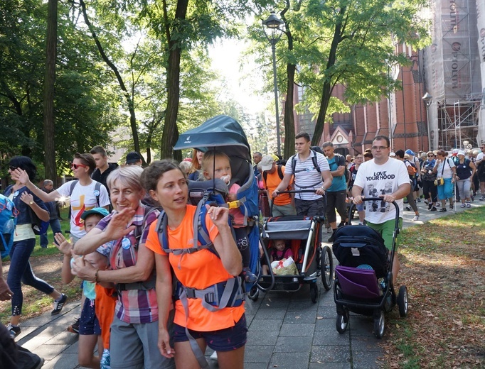 Gliwicka Piesza Pielgrzymka na Jasną Górę - rozpoczęcie w katedrze