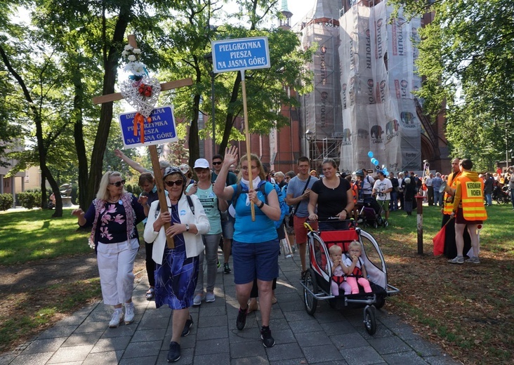 Gliwicka Piesza Pielgrzymka na Jasną Górę - rozpoczęcie w katedrze