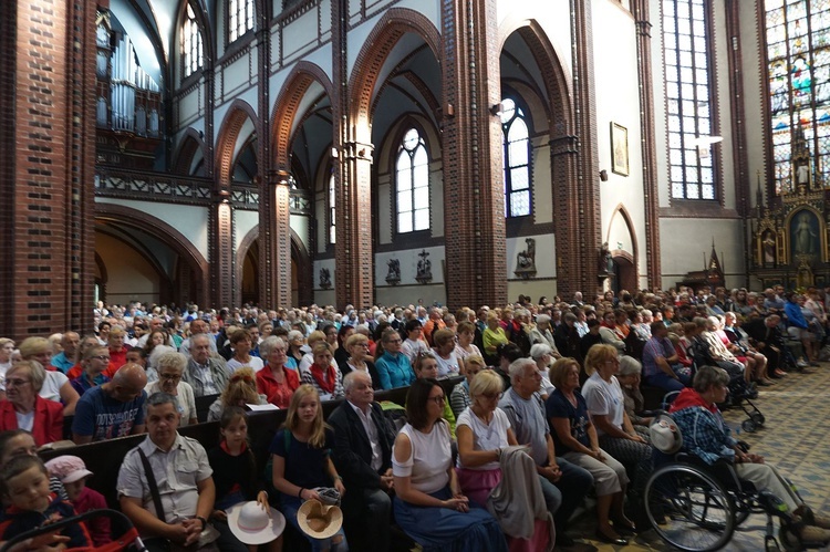 Gliwicka Piesza Pielgrzymka na Jasną Górę - rozpoczęcie w katedrze