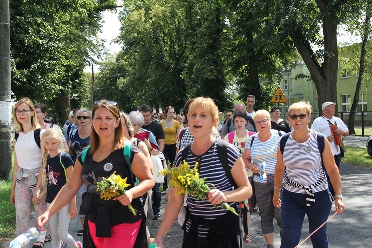 15 sierpnia w Ligocie Książęcej z pielgrzymami z Namysłowa i okolic