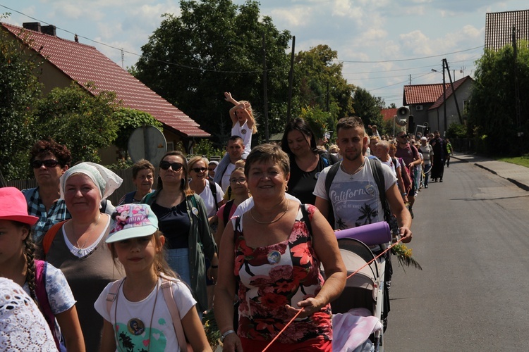 15 sierpnia w Ligocie Książęcej z pielgrzymami z Namysłowa i okolic