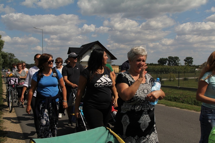 15 sierpnia w Ligocie Książęcej z pielgrzymami z Namysłowa i okolic