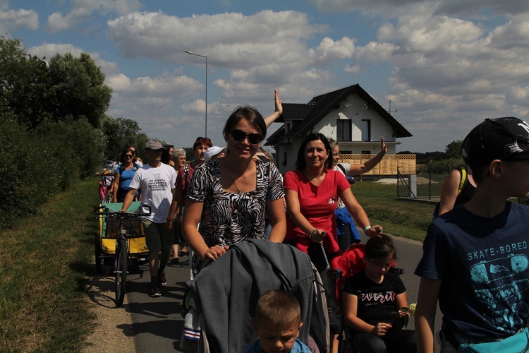 15 sierpnia w Ligocie Książęcej z pielgrzymami z Namysłowa i okolic