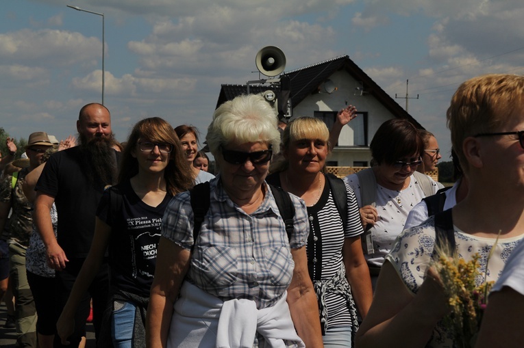 15 sierpnia w Ligocie Książęcej z pielgrzymami z Namysłowa i okolic