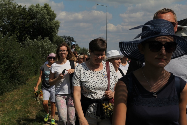 15 sierpnia w Ligocie Książęcej z pielgrzymami z Namysłowa i okolic