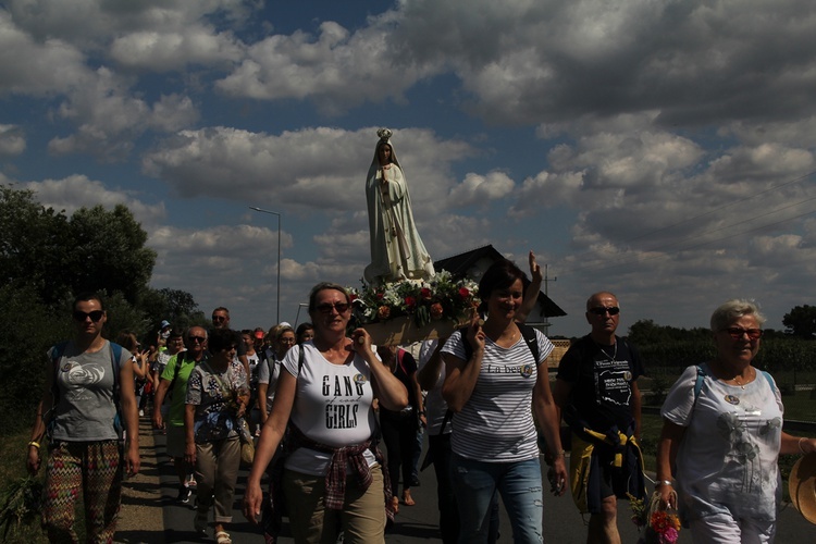 15 sierpnia w Ligocie Książęcej z pielgrzymami z Namysłowa i okolic