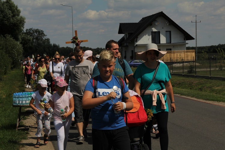 15 sierpnia w Ligocie Książęcej z pielgrzymami z Namysłowa i okolic