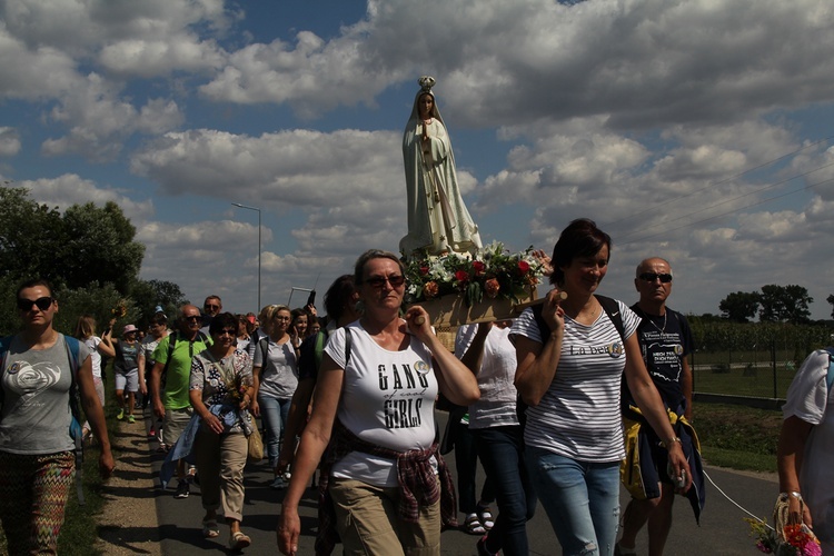 15 sierpnia w Ligocie Książęcej z pielgrzymami z Namysłowa i okolic