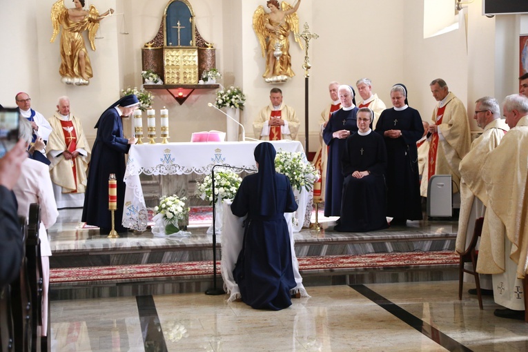 Śluby wieczyste 4 służebniczek w Dębicy