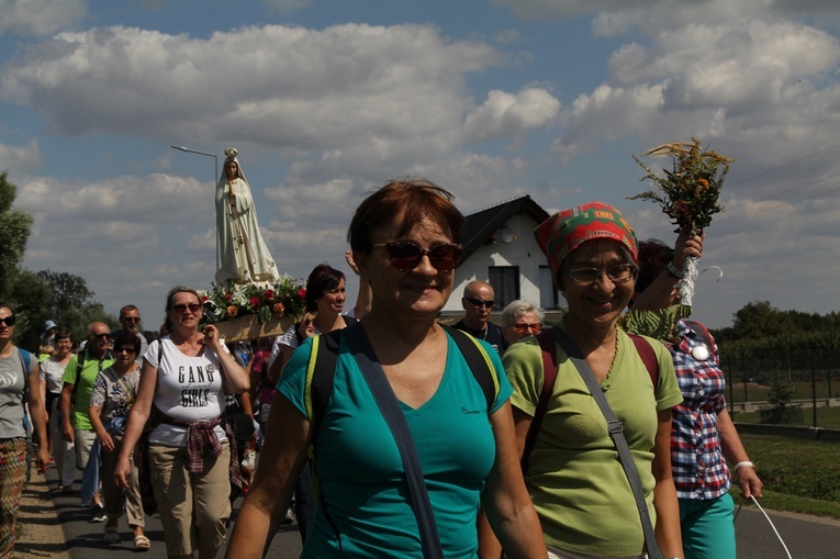 W stronę nieba. XXI Piesza Pielgrzymka z Namysłowa i odpust w Ligocie Książęcej