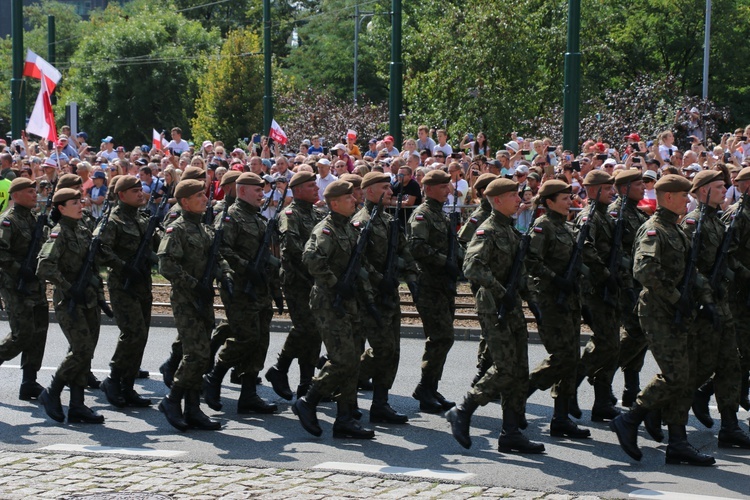 Katowice. Defilada "Wierni Polsce"